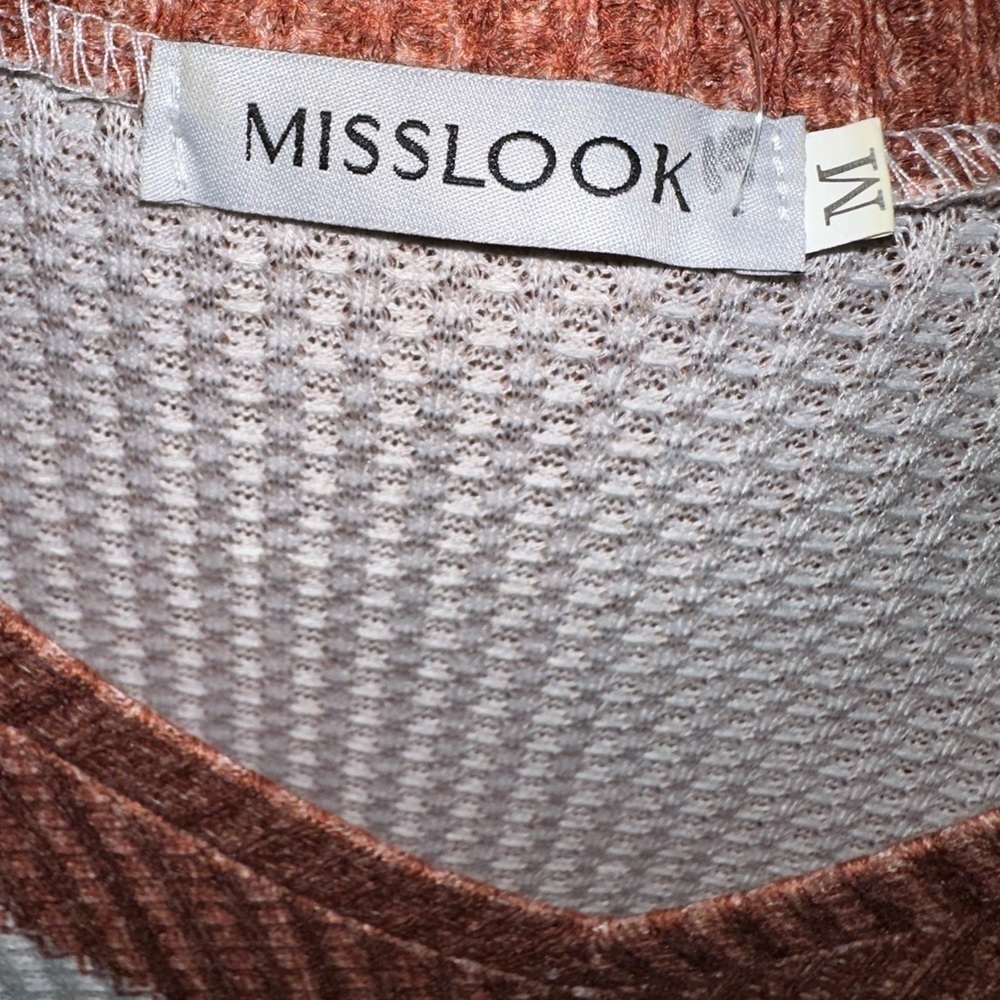 MISSLOOK TOP - Picture 4 of 4